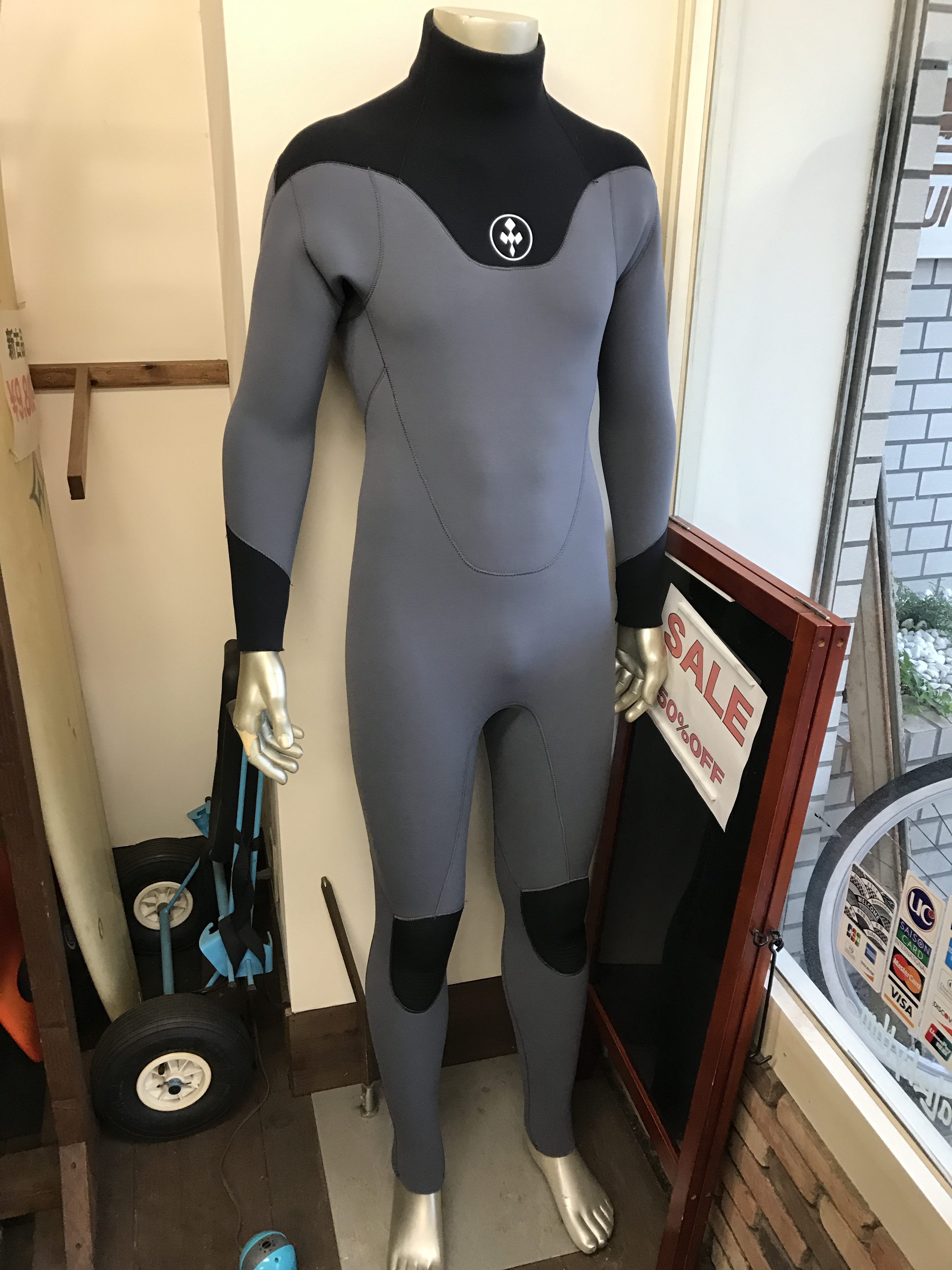 冬用ウェットスーツのオーダー、納期について