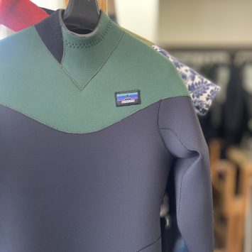 ボディカラーブラック＋ワンポイントのラインカラー