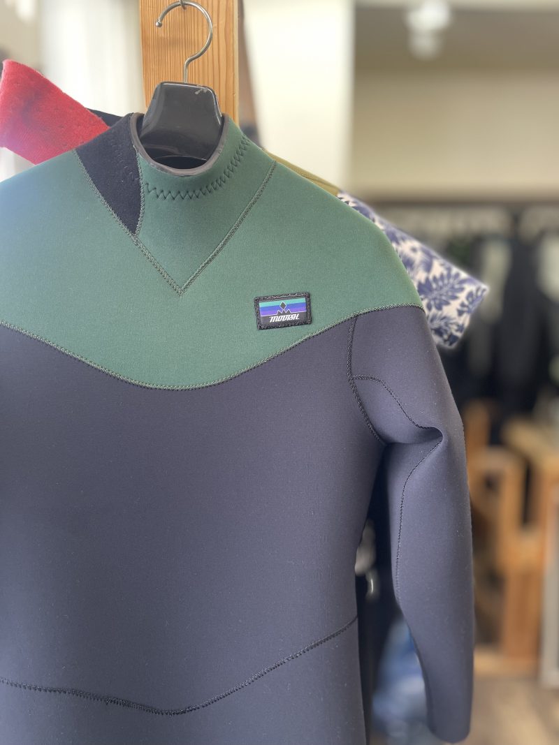 ボディカラーブラック＋ワンポイントのラインカラー